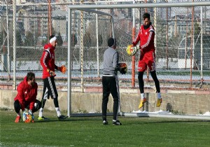 Medicana Sivasspor galibiyete odaklandı!