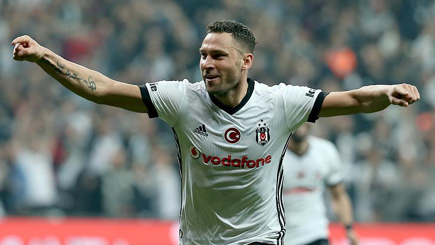 Dusko Tosic Çin yolunda