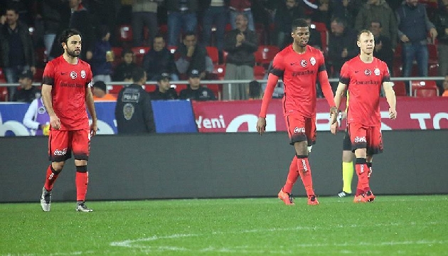 Galatasaray a  Mersin  şoku!