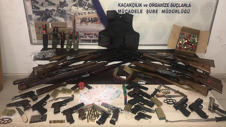Antalya da operasyon: 22 gözaltı