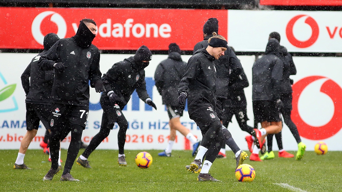 Beşiktaş derbide 4 te 4 peşinde!