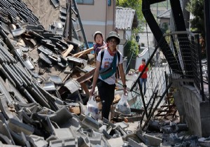 Japonya da 400 den fazla artçı deprem!