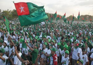 Myanmar halkı sandık başında!