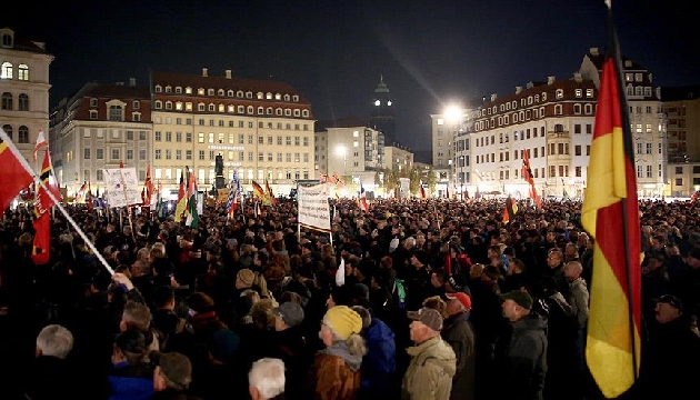 PEGIDA gösterisinde 20 gözaltı!