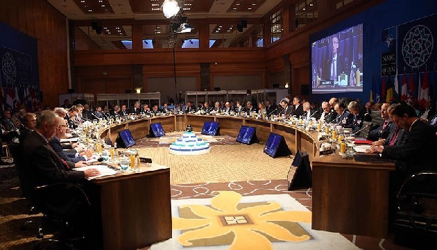 Kritik  NATO  toplantısı başladı!