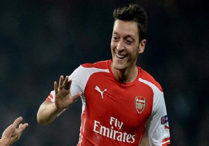  Arsenal  Özil ile liderliğe yükseldi!