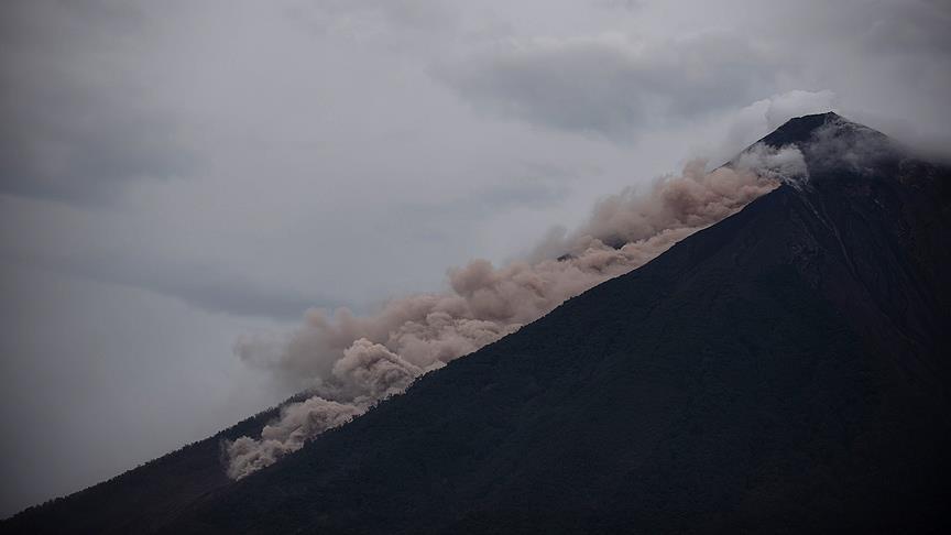 Fuego Yanardağı ndaki patlamalar nedeniyle 332 kişi kayıp