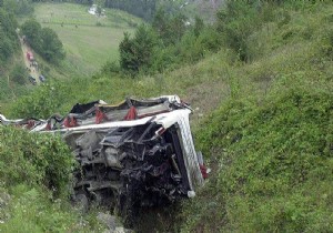 Hindistan da feci otobüs kazası!