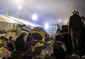 Binlerce sığınmacı Avusturya sınırında!