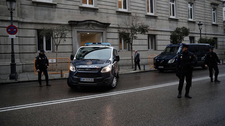 Firari Katalan siyasetçiler hakkında uluslararası yakalama kararı