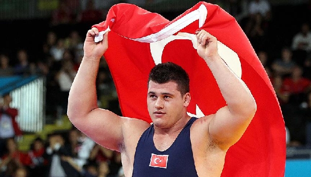 Rıza Kayaalp altın madalya aldı!