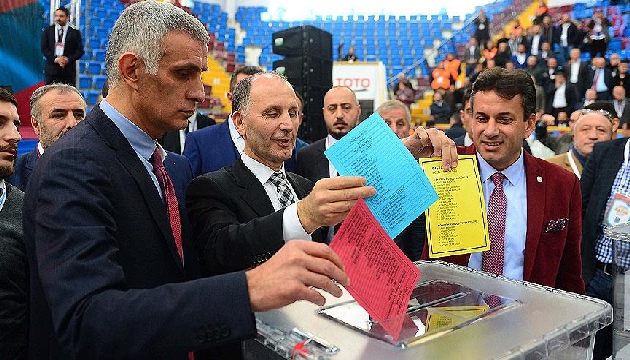  TS  kongresinde oy kullanılıyor!