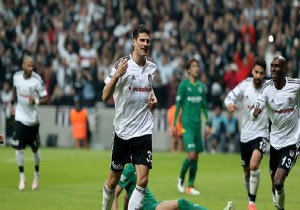 Gomez den 12 maçta 9 gol!