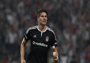 Mario Gomez bu takıma hasta oluyor!