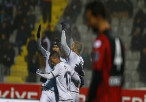 Fenerbahçe deplasmanda kazandı!
