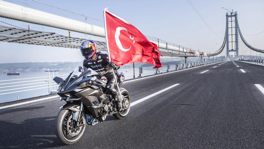Sofuoğlu, saatte 400 kilometre hıza ulaştı!