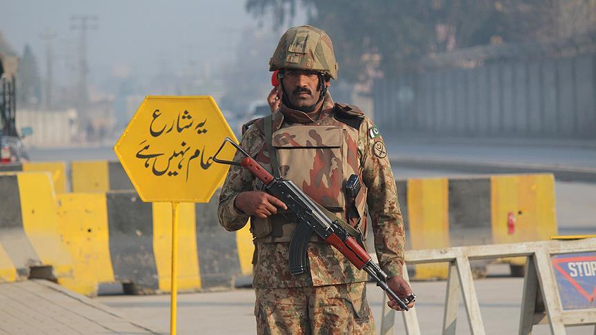 Pakistan da medresede patlama: 25 ölü