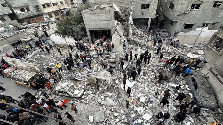İsrail, Refah ta bir evi bombaladı: 19  ölü