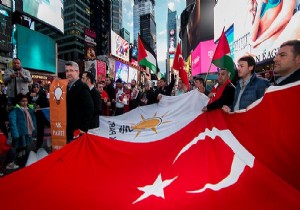 Times Meydanı AKP nin zafer kutlaması