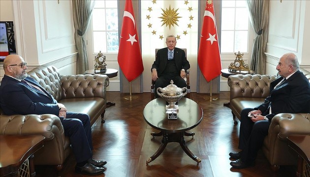Erdoğan, Ermeni Vakıflar Birliği Başkanı Şirinoğlu nu kabul etti