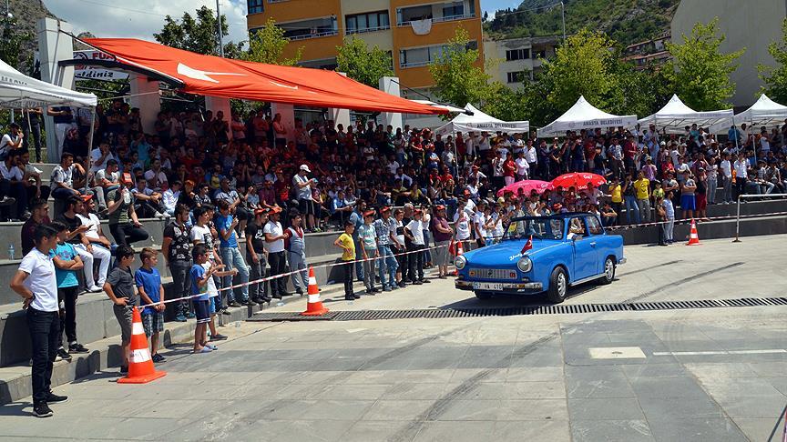 Modifiye araç tutkunları Amasya da buluştu