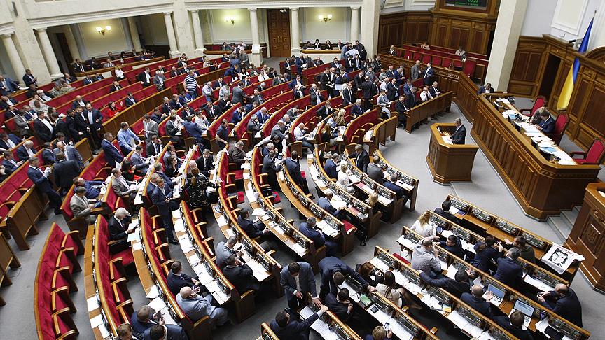 Ukrayna Parlamentosu sıkıyönetim kararını onayladı