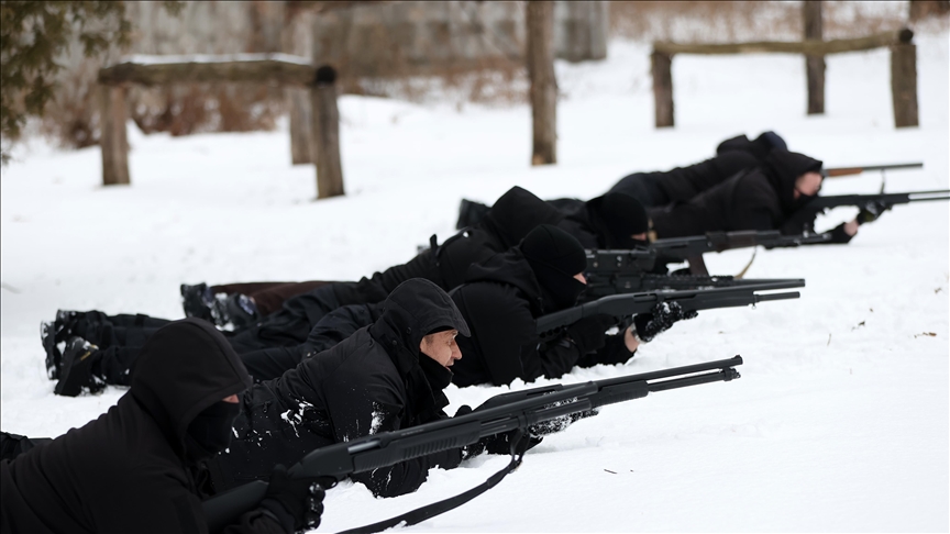 Ukrayna da savaş hazırlığı! Eğitim veriliyor