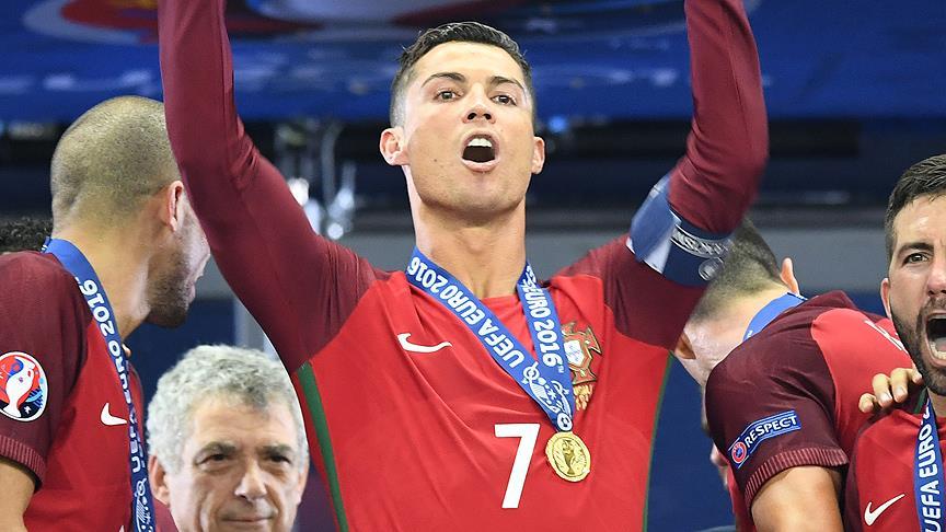  O  futbolcunun ismi havalimanına verilecek!