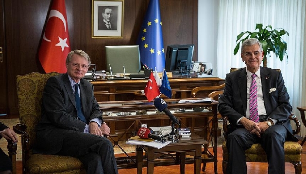 Bakan Bozkır, Rij i kabul etti!