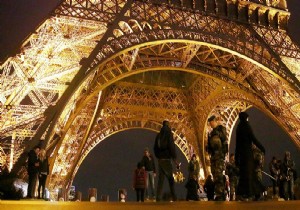 Paris saldırıları halkı aşırı sağcı yaptı!