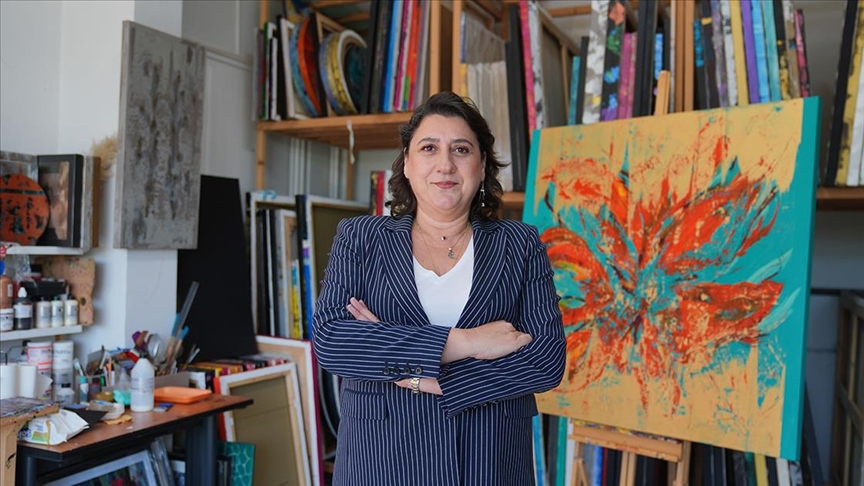 Ressam Yasemen Latife Ayvaz  Mekanda Sanat  Projesi yle sanatseverlere seslendi