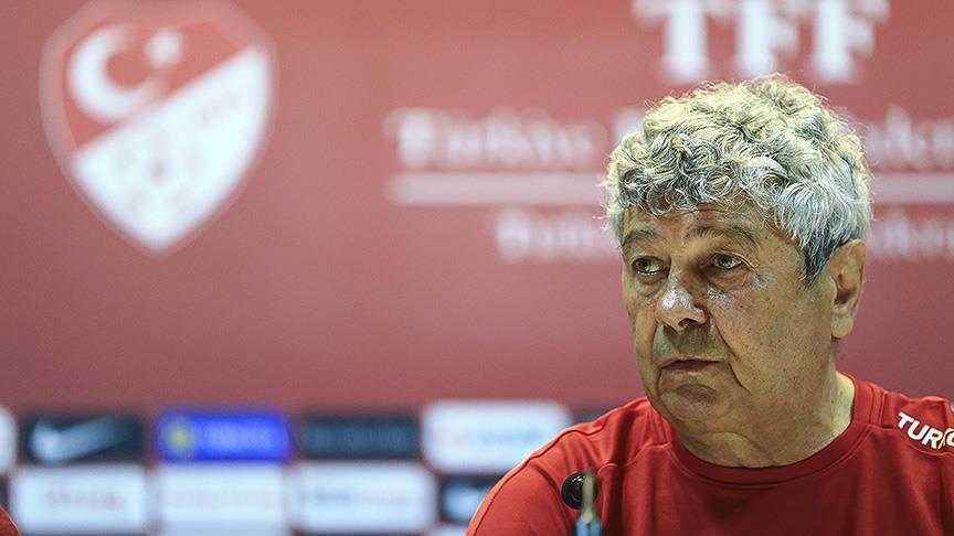 Mircea Lucescu dan taraftara sitem