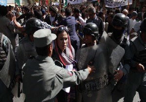 Afganistan da tehlikeli yürüyüş!