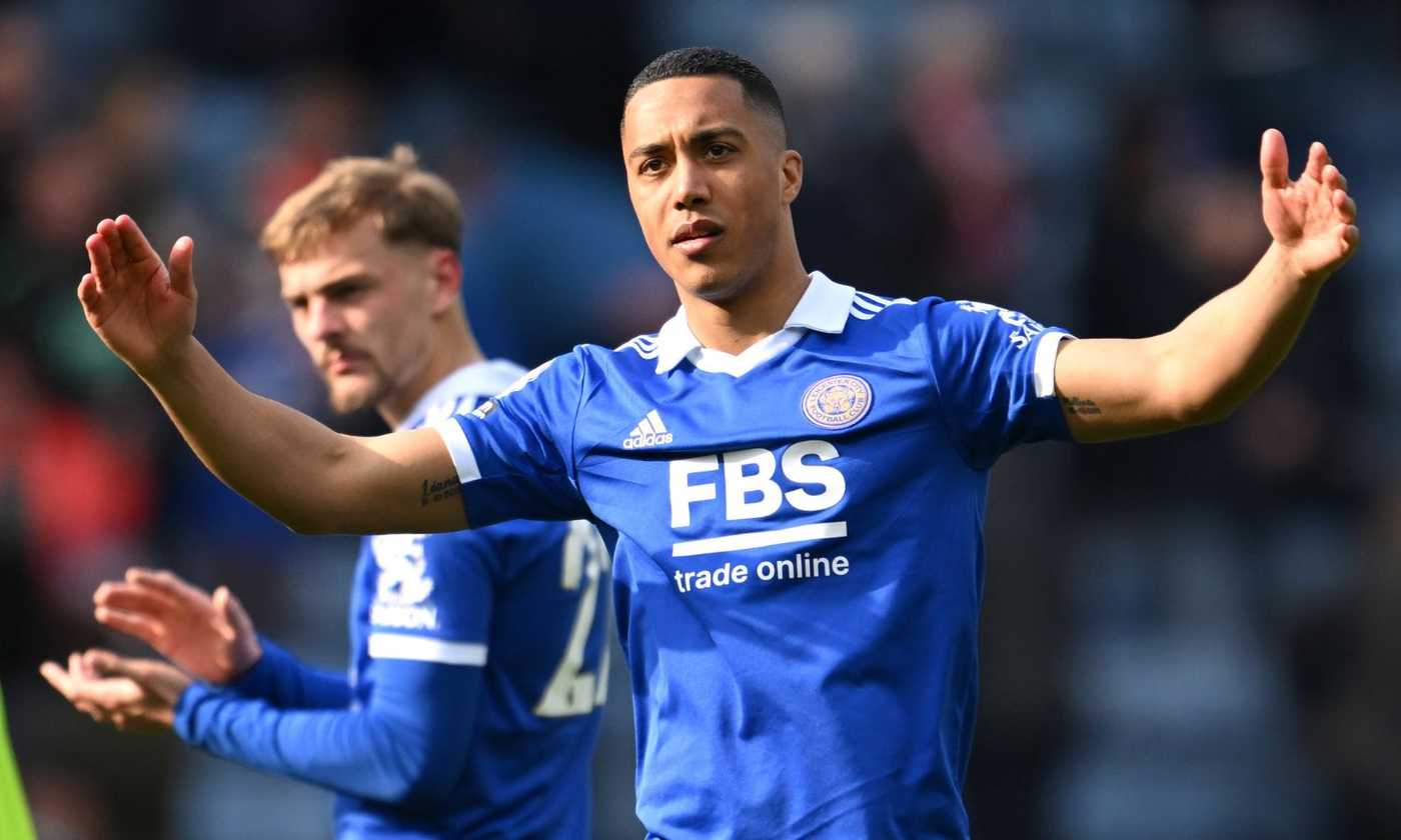 Galatasaray ın gündemindeki Youri Tielemans imzayı attı