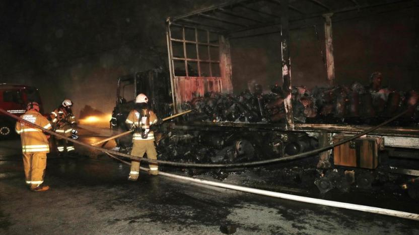 İzmir de tünelde TIR yandı: 38 kişi hastanelere kaldırıldı