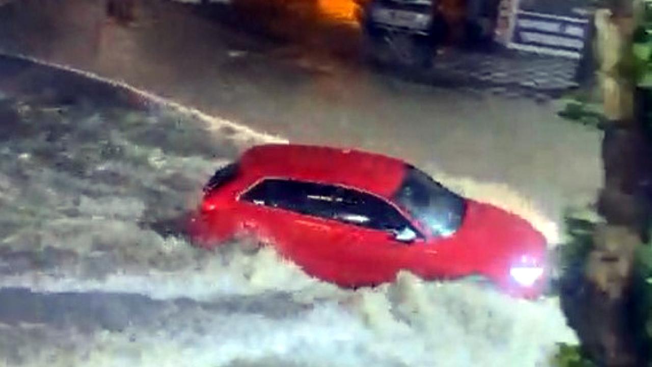 Tokat ta sağanak: Yollar göle döndü