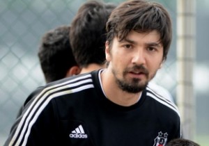 Erkan Zengin golle başladı