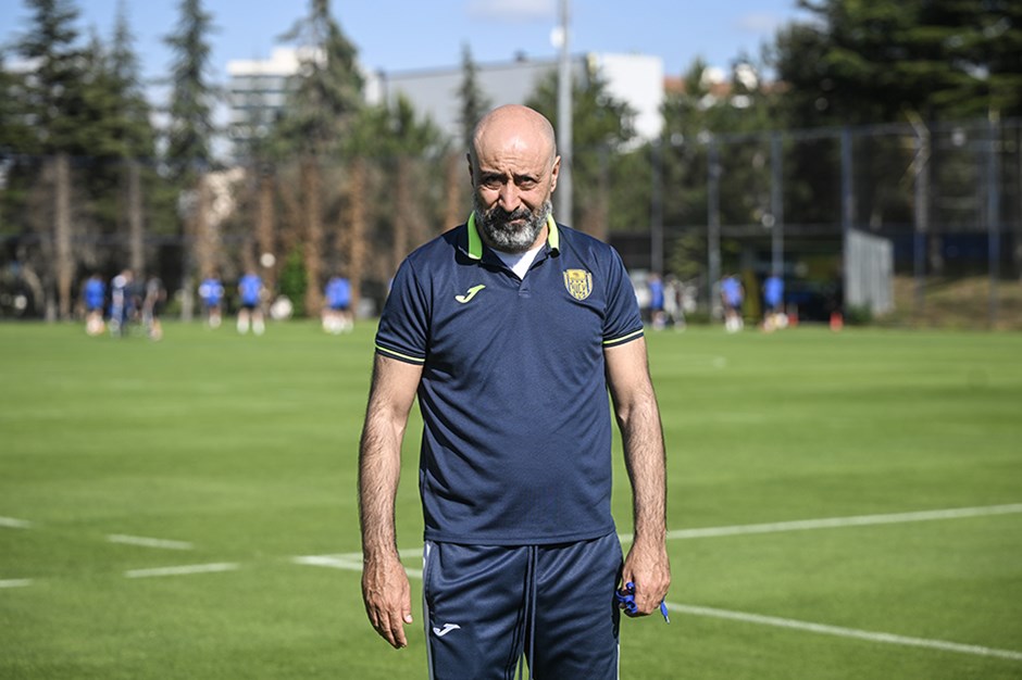 Tolunay Kafkas takımda  devam  dediği 5 futbolcuyu açıkladı