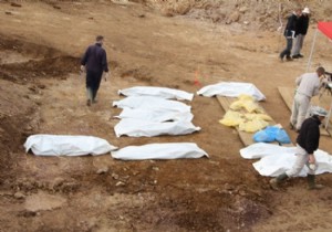 Musul da Yezidilere ait toplu mezarlar bulundu!