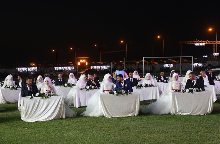 Hatay da depremzede 100 çift için toplu nikah töreni yapıldı