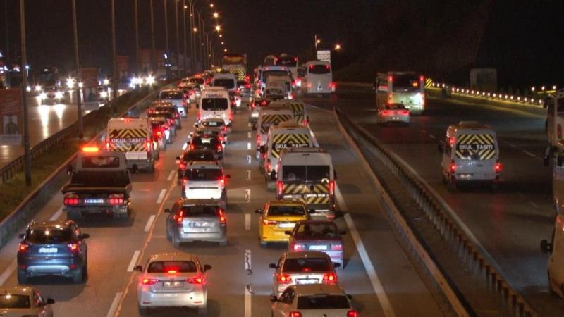 İstanbul da trafik durma noktasına geldi!