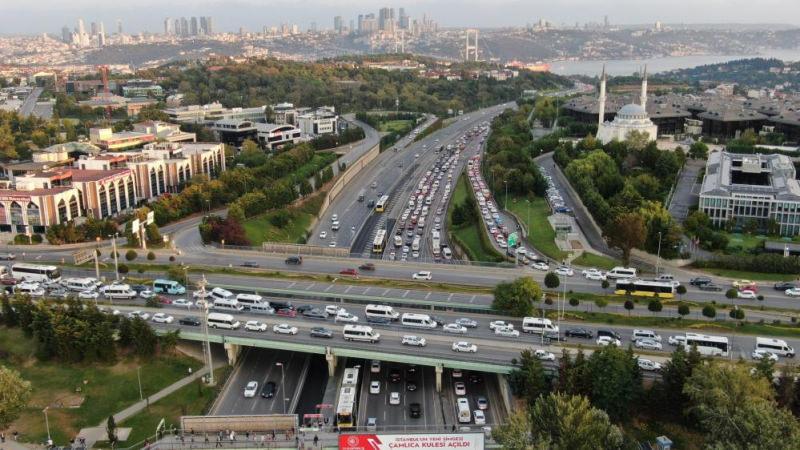 İstanbul da trafik durma noktasına geldi