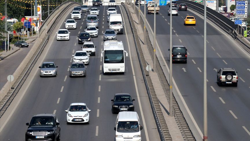 Türkiye de trafiğe kaydı yapılan taşıt sayısı yıllık yüzde 35.4 azaldı