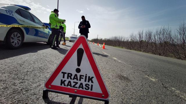 Eskişehir’de iki araç kafa kafaya çarpıştı: 1 ölü, 3 yaralı