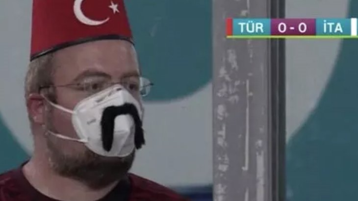 Taraftar tek kareyle maçın önüne geçti