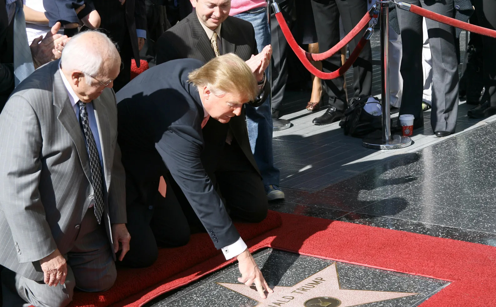 Güvenlik tehdidi demişti: Trump tan o sektöre yüzde 100 vergi kararı