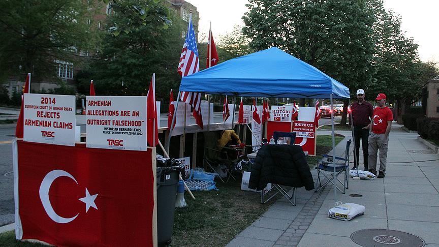 Türklerin  24 Nisan  nöbeti sürüyor