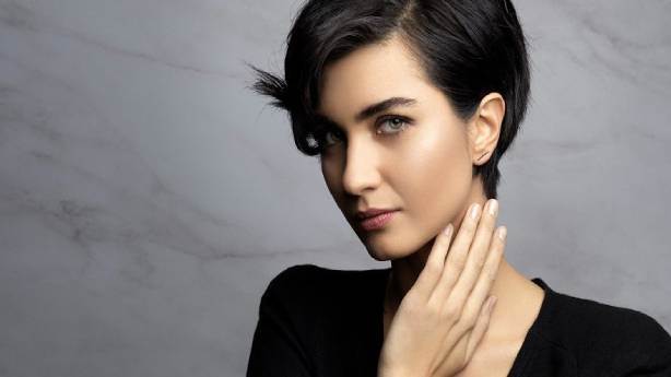 Tuba Büyüküstün Kovid 19 a yakalandı