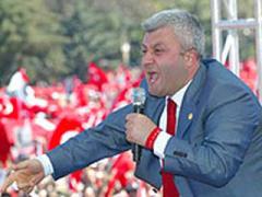 TUNCAY ÖZKAN DA BÜYÜKANIT A ÇATTI