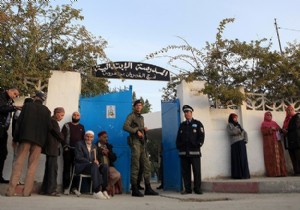 Tunuslular, cumhurbaşkanını seçiyor!